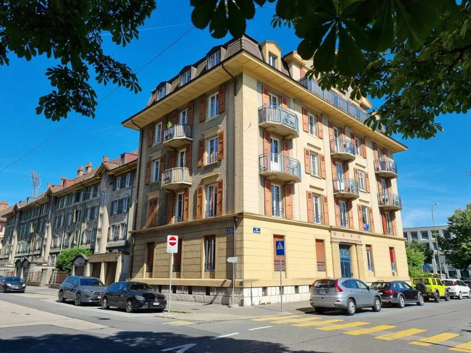 Meraviglioso appartamento di 6 locali all'ultimo piano di un edificio di carattere - Rue Edouard-Desor 3 a Neuchâtel