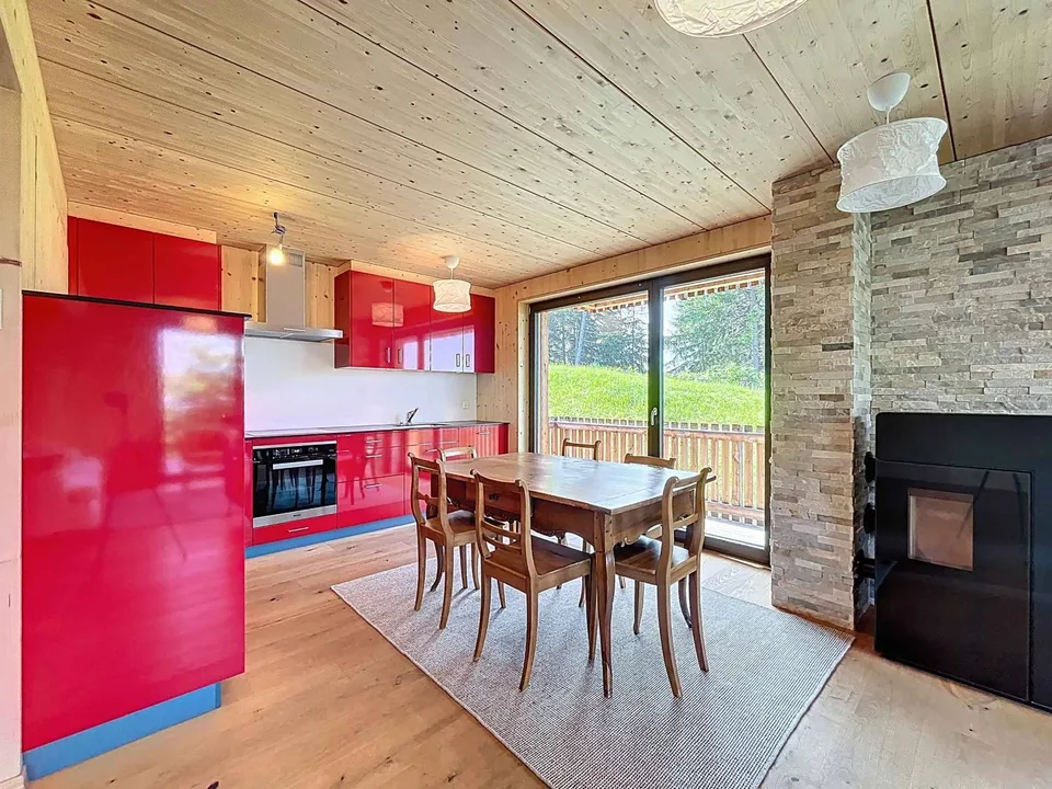 Modernes Chalet mit freier Sicht auf die Berge – Foto 3 von 10