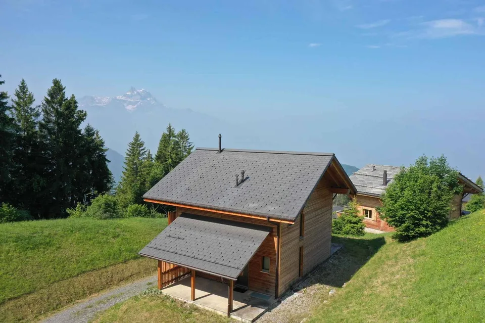 Modernes Chalet mit freier Sicht auf die Berge – Foto 10 von 10
