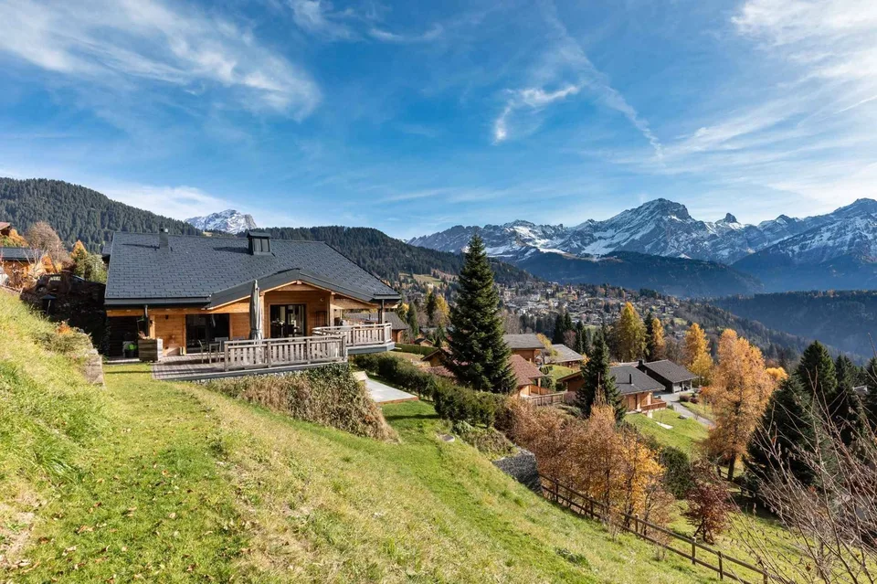 Exceptional chalet with private elevator and breathtaking view – photo 10 of 13