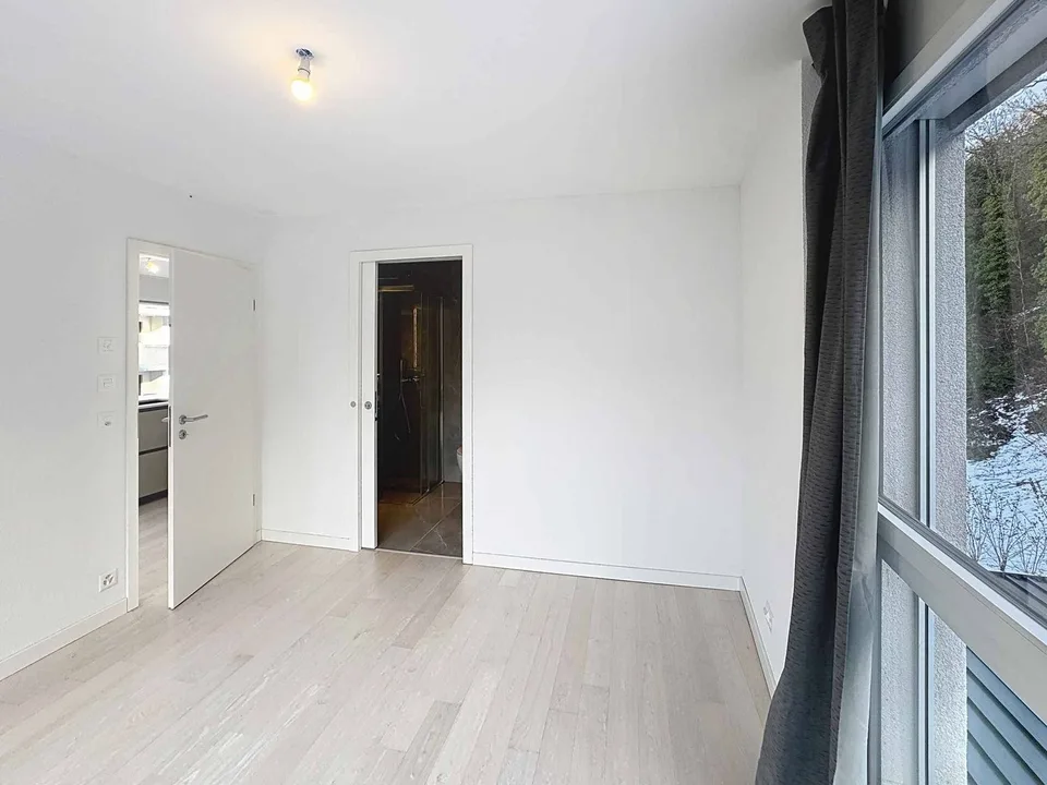 Vier-Zimmer-Wohnung mit Bergblick und viel Licht – Foto 10 von 13