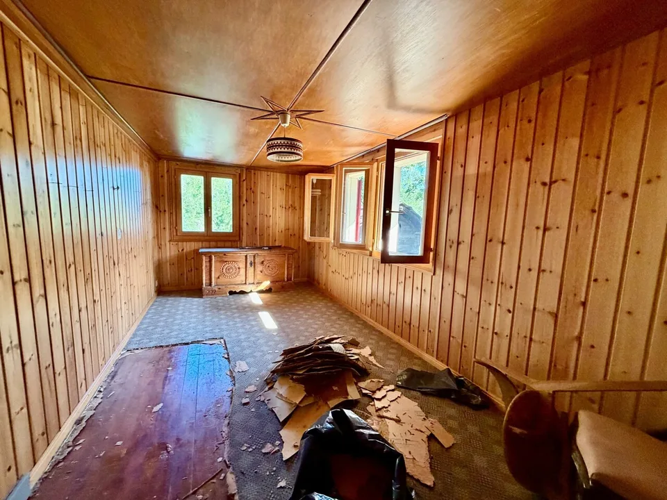 Maison villageoise de deux appartements à rénover à Beuson