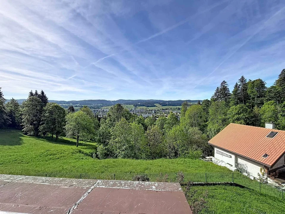 Ein Charakterhaus zur Renovierung in den Höhen von La Chaux-de-Fonds – Foto 10 von 15