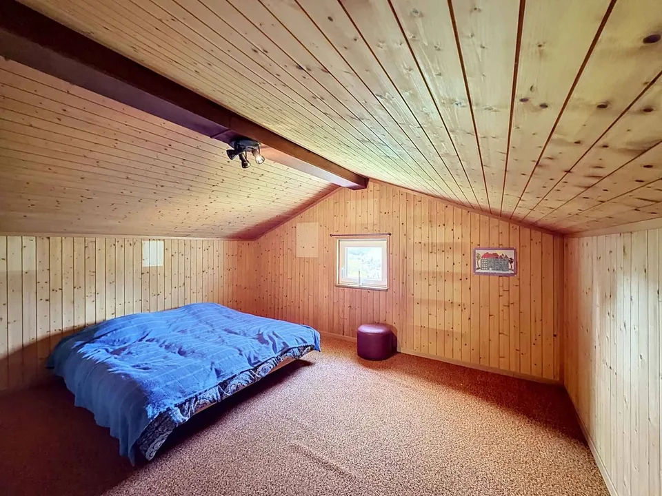Ein Charakterhaus zur Renovierung in den Höhen von La Chaux-de-Fonds – Foto 9 von 15