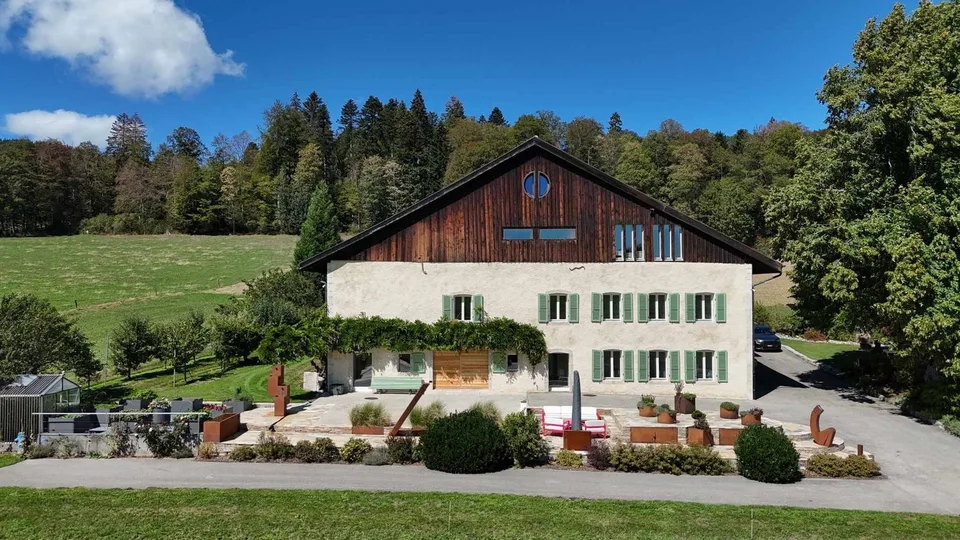 Eine außergewöhnliche Farm, versteckt am südlichen Fuße des Chasseral – Foto 13 von 22