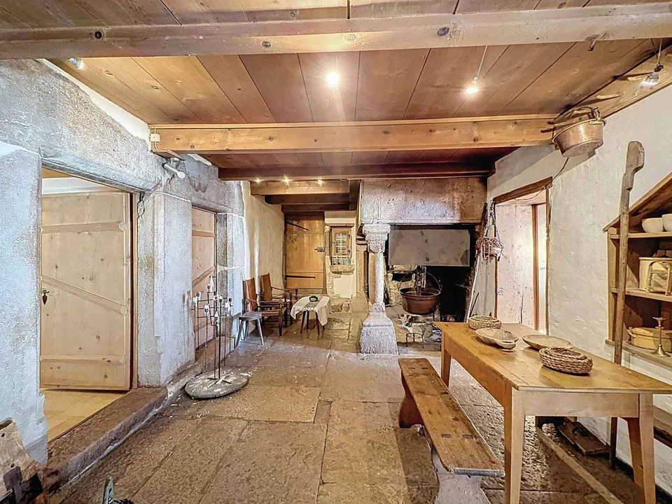 Fattoria giurassiana del XVII secolo restaurata – foto 9 di 14