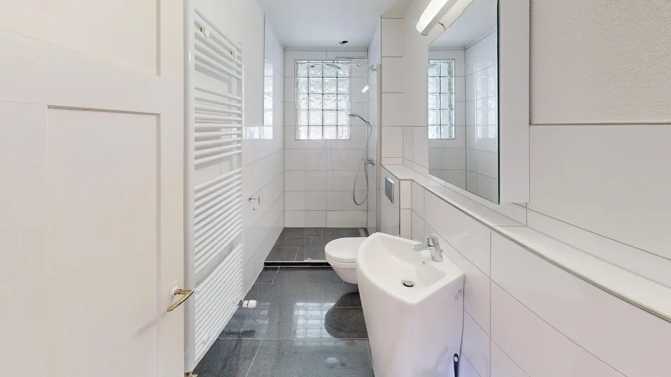 Sanierte 4.5-Zimmer-Altbauwohnung mit Terrasse und Balkon – Foto 12 von 18