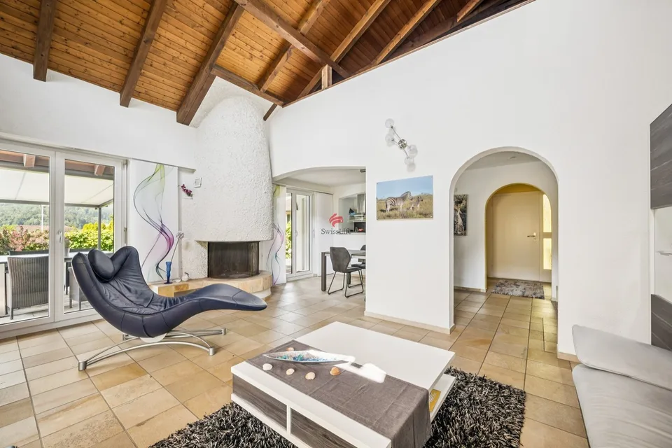 Maison individuelle dépendante très bien entretenue avec piscine