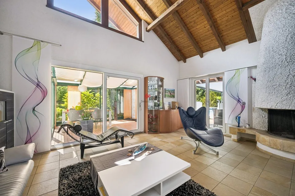Maison individuelle dépendante très bien entretenue avec piscine