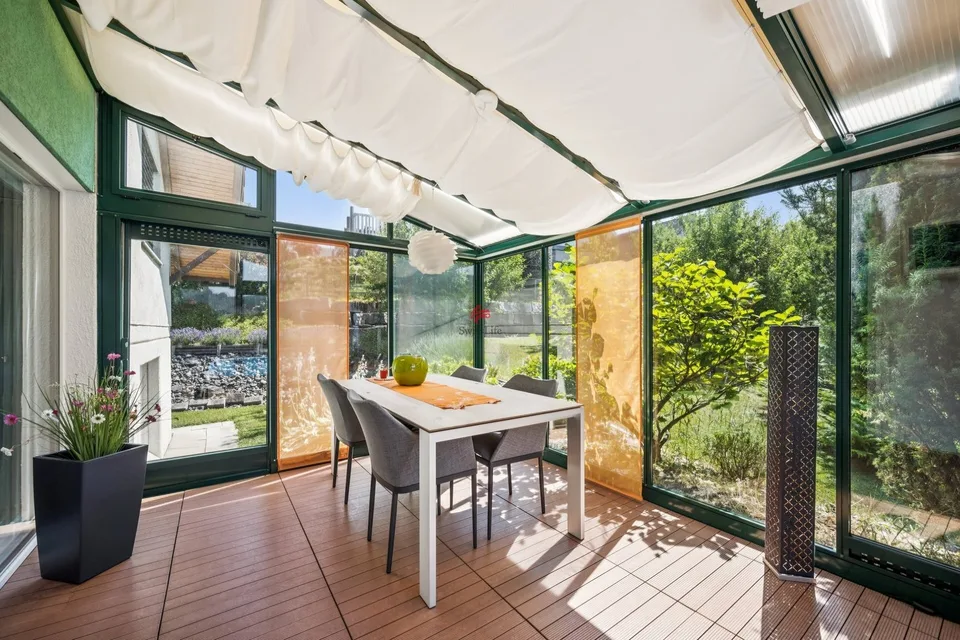 Maison individuelle dépendante très bien entretenue avec piscine
