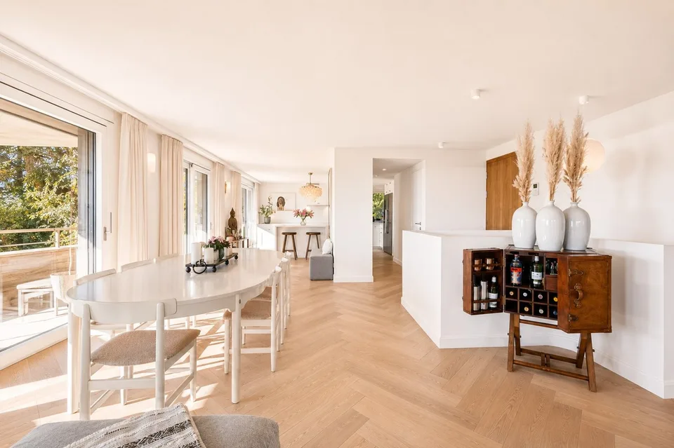 Duplex d'exception avec jardin privatif et vue lac