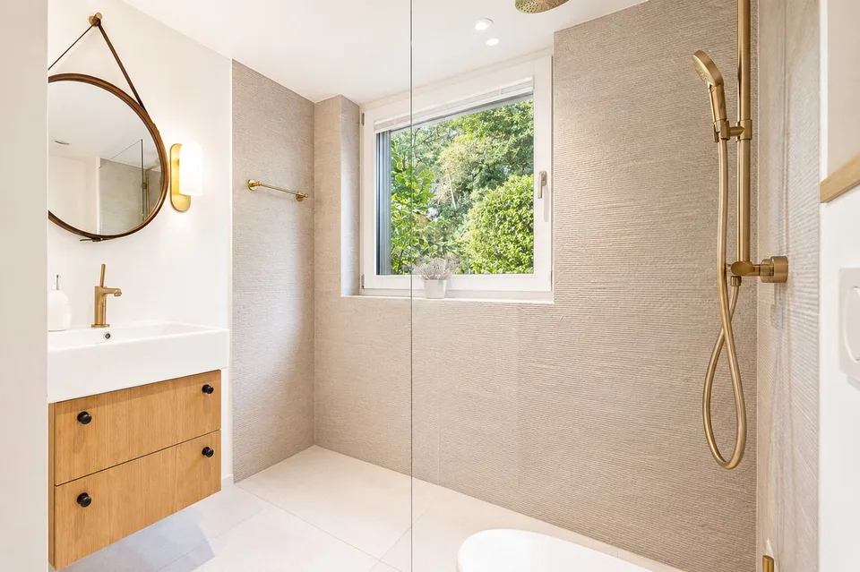 Duplex d'exception avec jardin privatif et vue lac