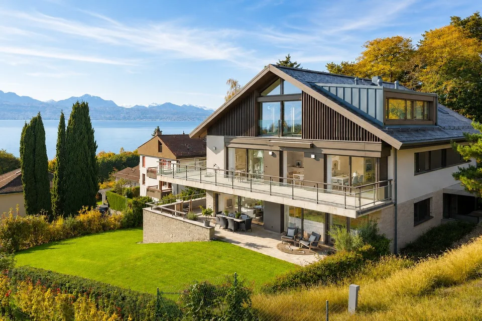 Duplex d'exception avec jardin privatif et vue lac