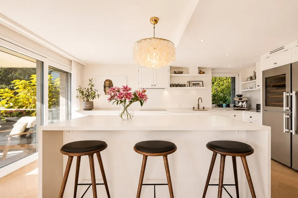 Duplex d'exception avec jardin privatif et vue lac