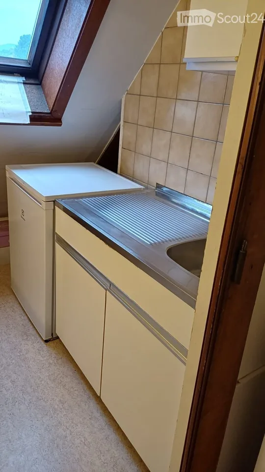 A louer, chambre d'étudiant indépendante hauts de Neuchâtel