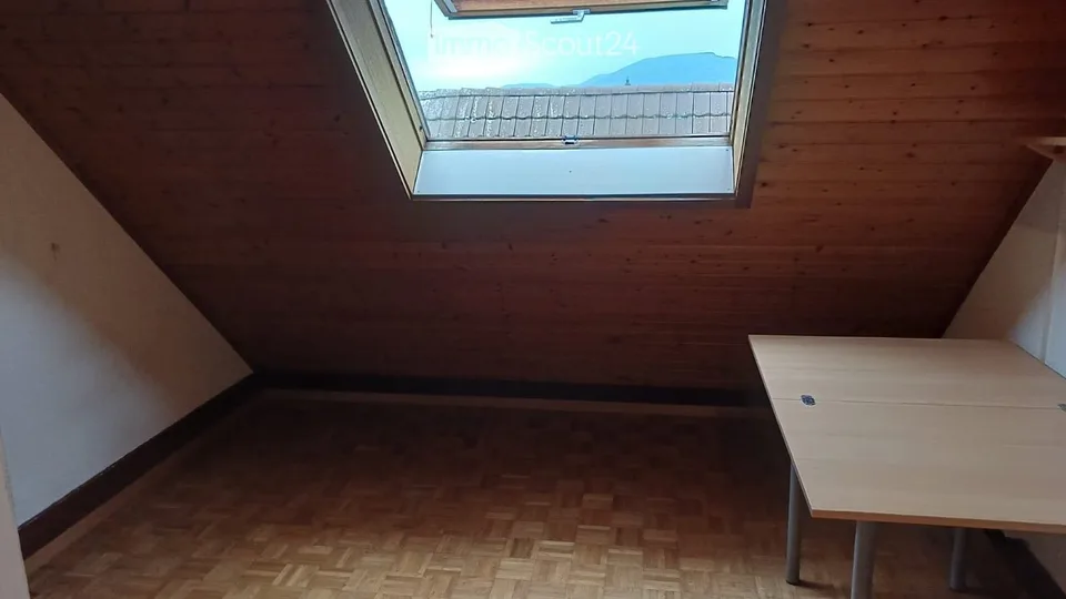 A louer, chambre d'étudiant indépendante hauts de Neuchâtel