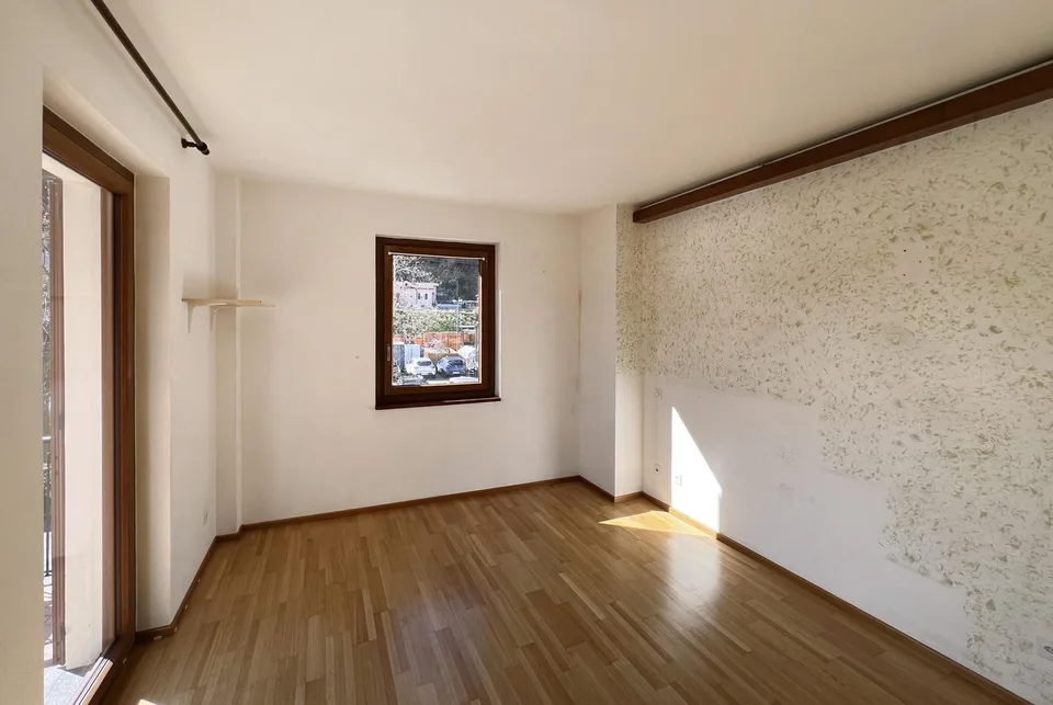 Einfamilienhaus mit 4,5 Zimmern und Garten in Chiasso