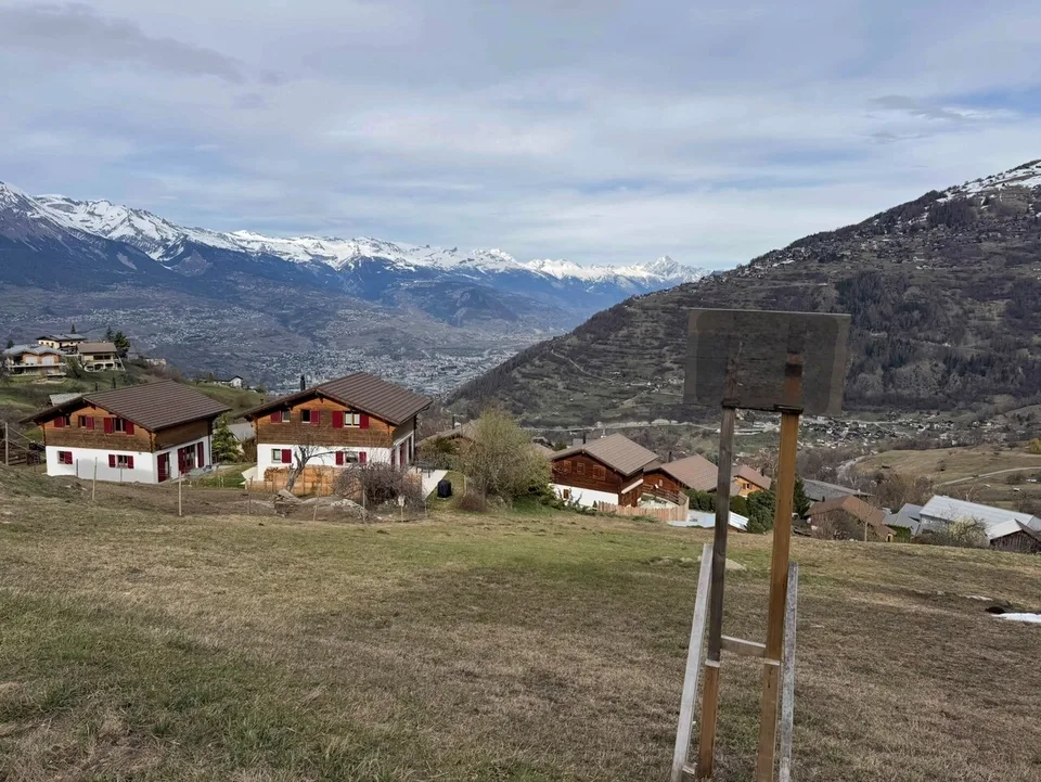 Très jolie parcelle de 1163 m2 en zone résidentielle à Sornard, Nendaz