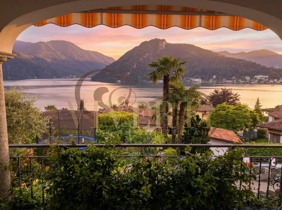 Prestige Villa with Lake View in Carabietta