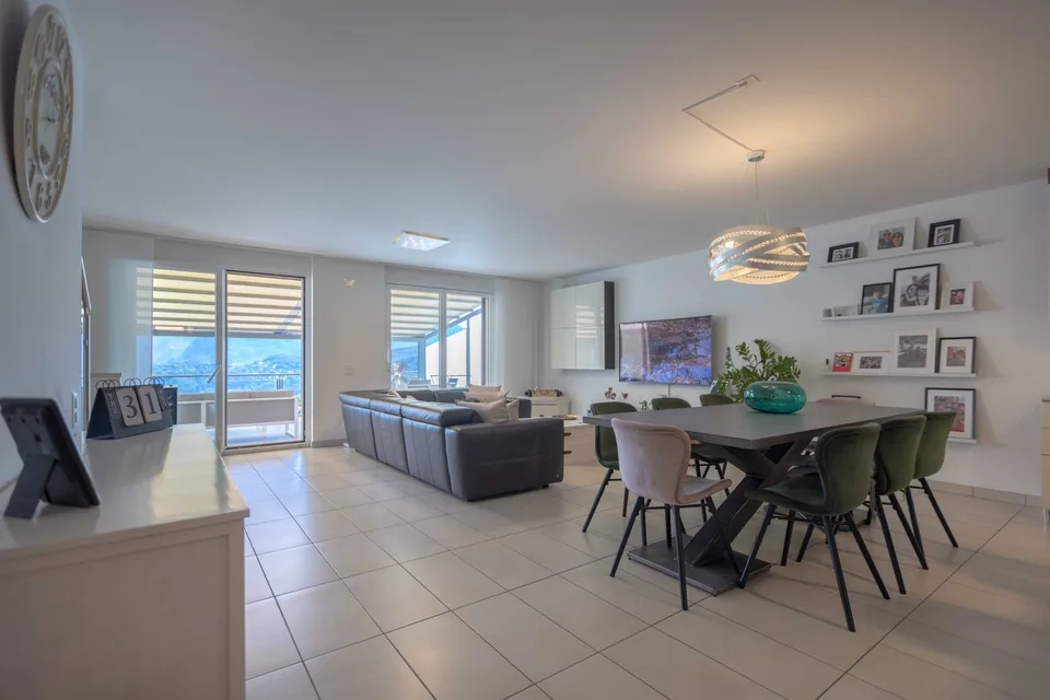BELLISSIMA E MODERNA CASA 4.5 LOCALI CON VISTA LAGO A PURA