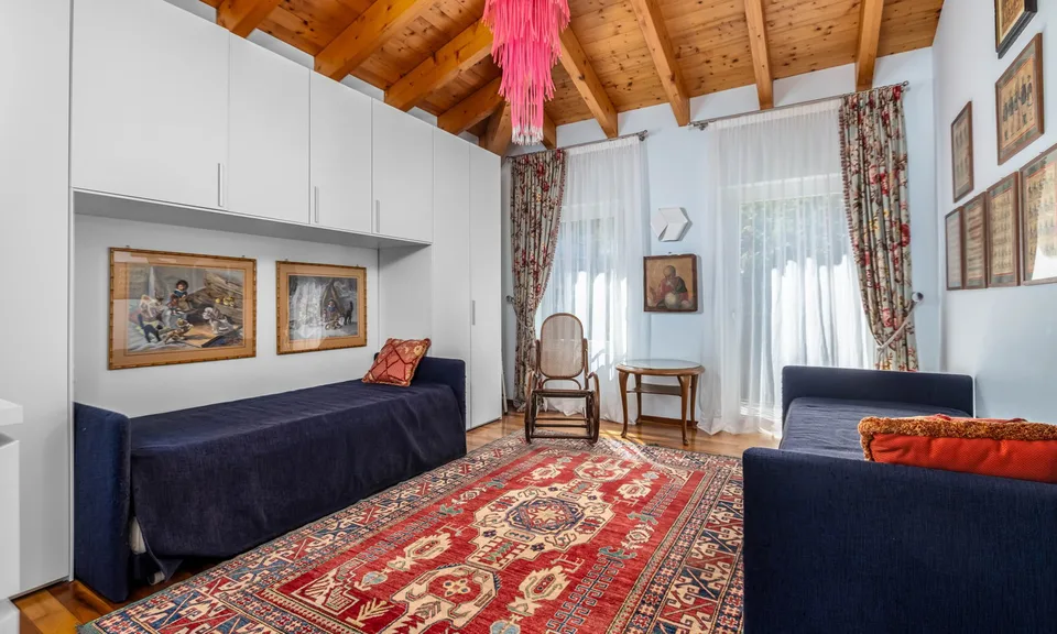 Superbe villa de 5.5 pièces comme neuve à Villa Luganese