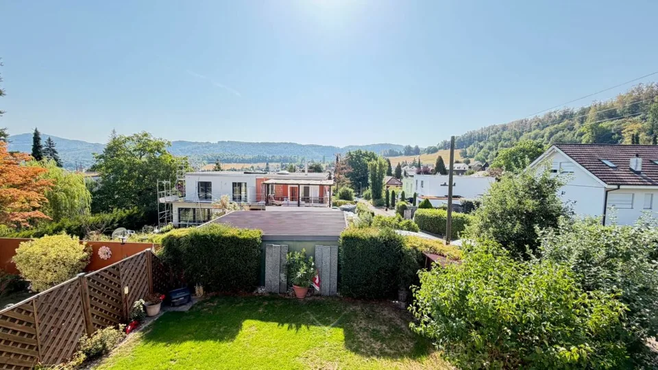 Maison unifamiliale spacieuse avec garage, beaucoup d'espace et belle disposition des pièces