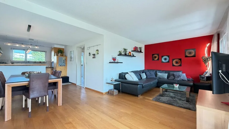 Maison unifamiliale spacieuse avec garage, beaucoup d'espace et belle disposition des pièces