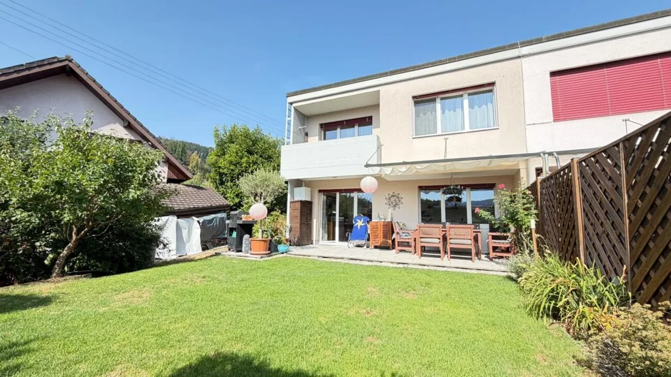 Maison unifamiliale spacieuse avec garage, beaucoup d'espace et belle disposition des pièces