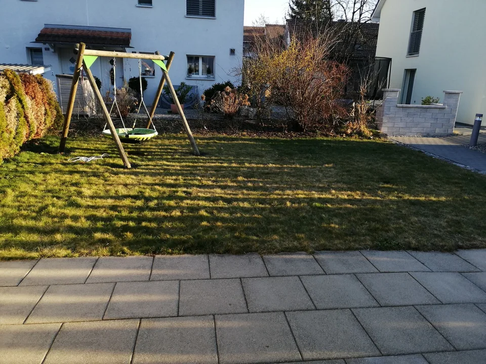 5.5-room single-family house with garden and double garage for rent