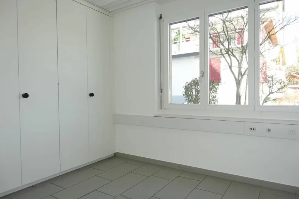 Spacious commercial premises on the ground floor & basement