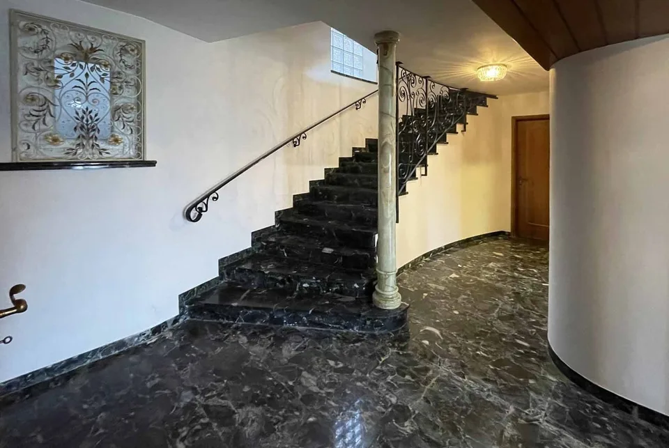 Vaste villa 8.5 avec magnifique vue sur le lac à Collina d'Oro