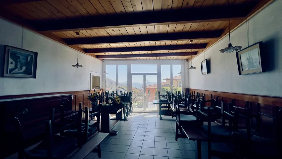 GRANDE PENSIONE DI 13.5 LOCALI CON RISTORANTE A NOVAGGIO