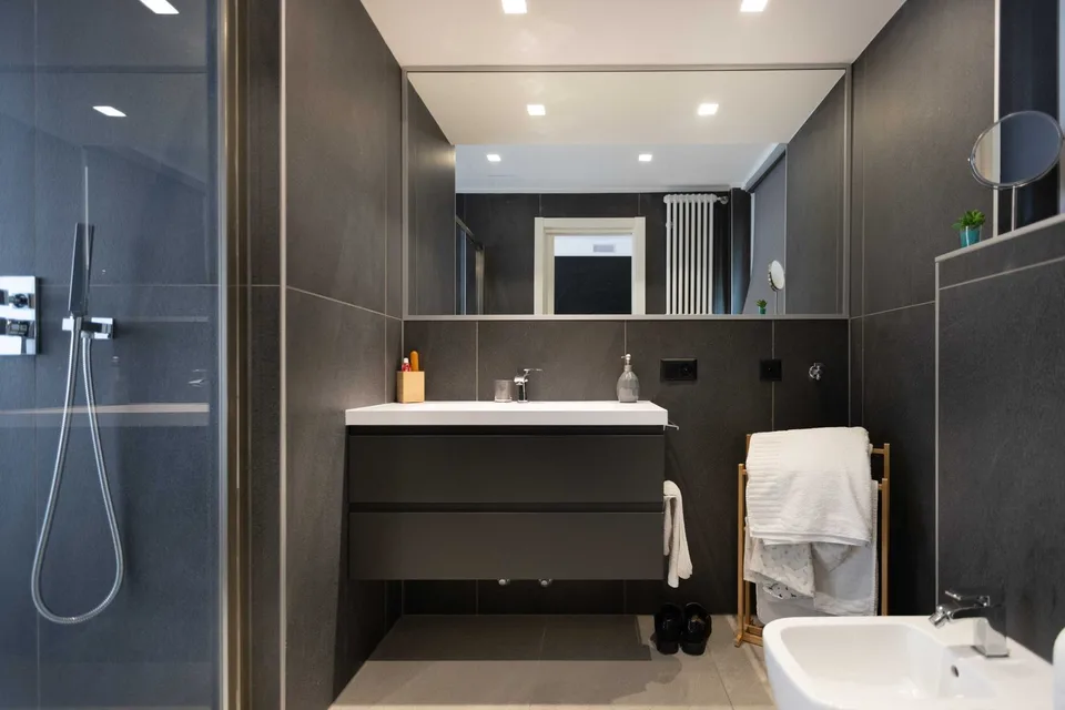 ELEGANTES 1.5-ZIMMER-WOHNUNG WIE NEU IN LUGANO PREGASSONA