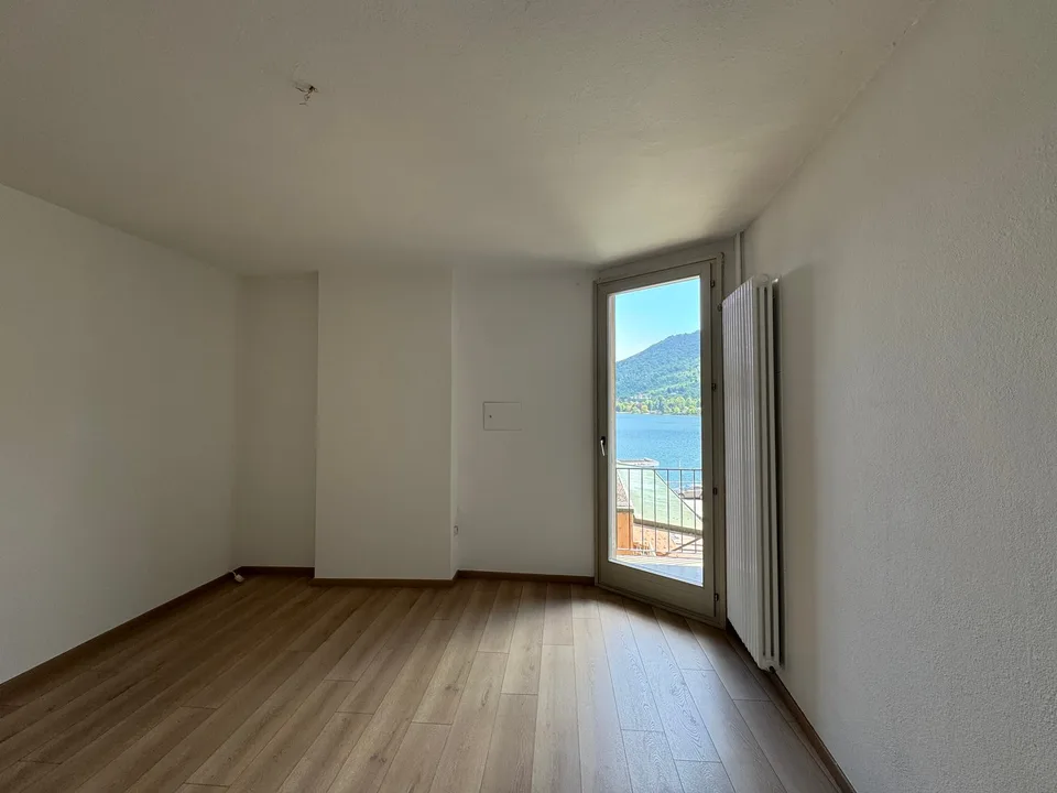 Appartement 4.5 pièces avec vue sur le lac à Ponte Tresa