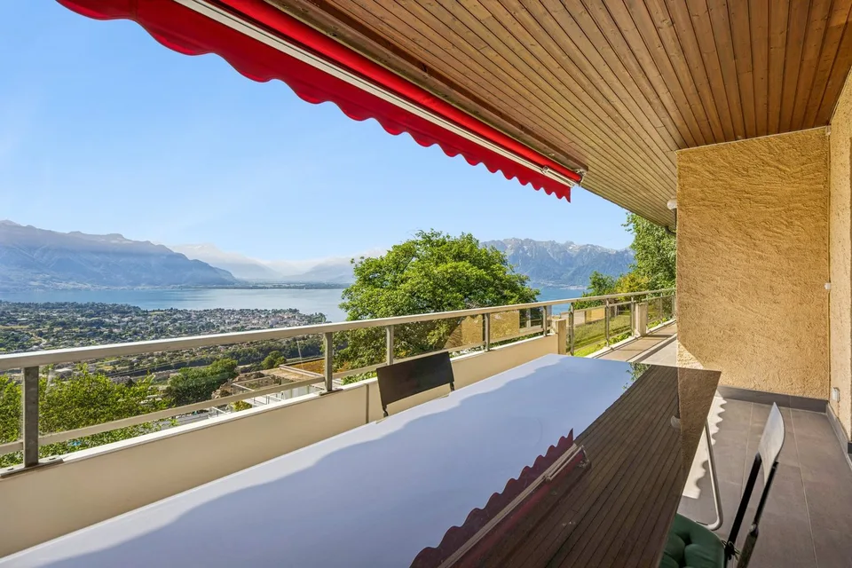 Spacieux appartement avec vue lac