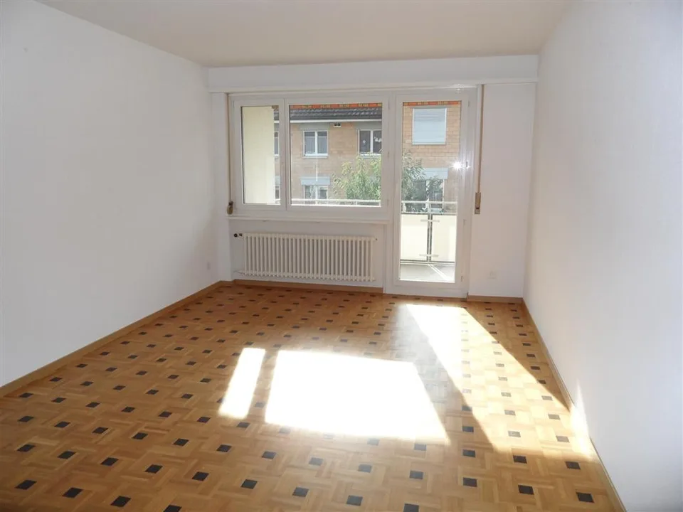 Schöne 3 Zimmer-Wohnung mit sonnigem Balkon
