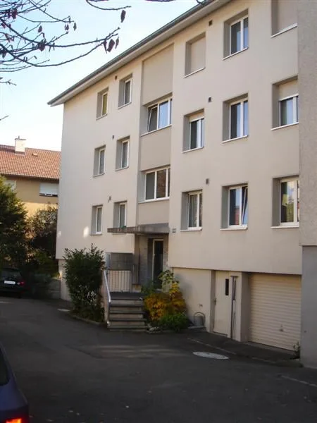 Schöne 3 Zimmer-Wohnung mit sonnigem Balkon