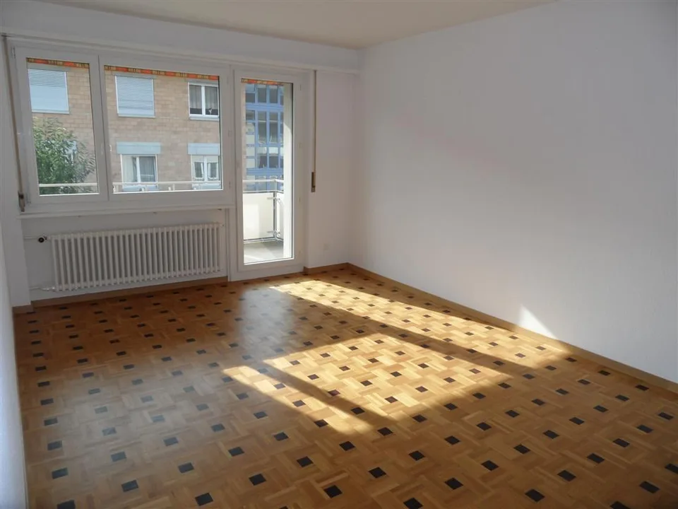 Schöne 3 Zimmer-Wohnung mit sonnigem Balkon