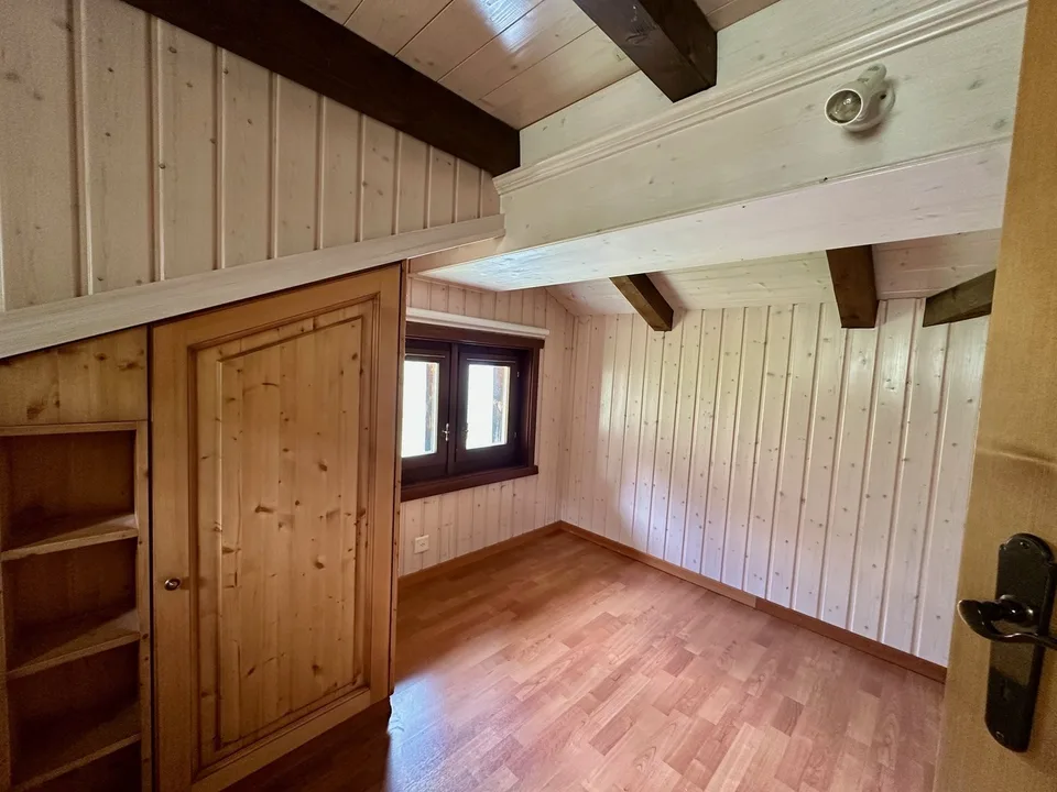Demi-maison villageoise à Trogne (St-Martin) avec box-garage
