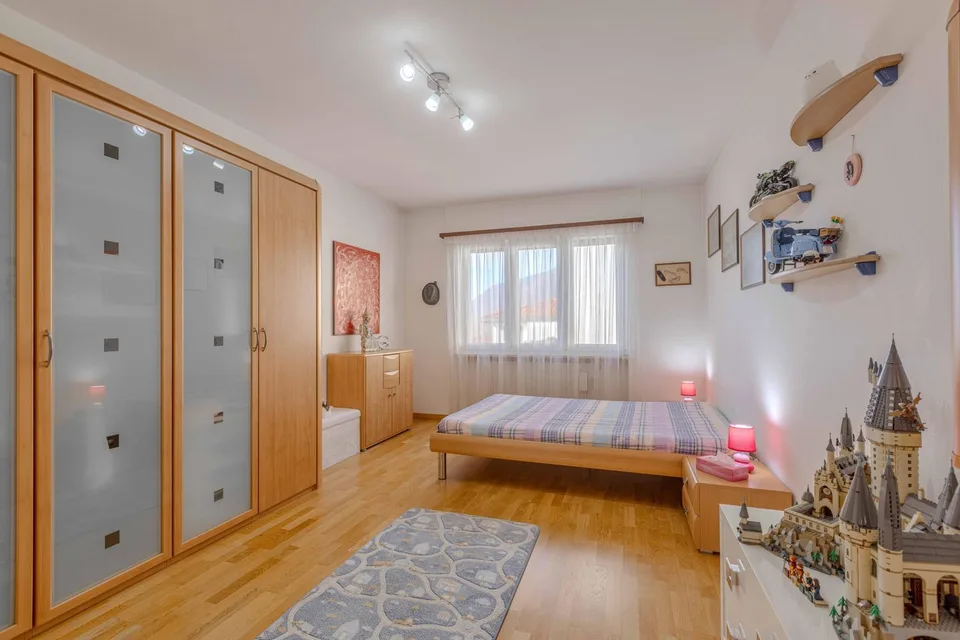 Geräumige 6.5-Zimmer-Villa im Grünen in Breno