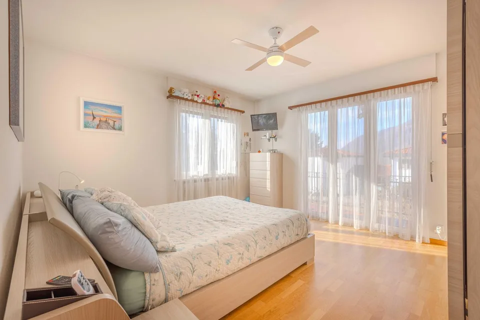 Geräumige 6.5-Zimmer-Villa im Grünen in Breno