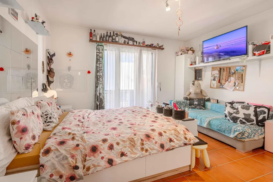 Geräumige 6.5-Zimmer-Villa im Grünen in Breno
