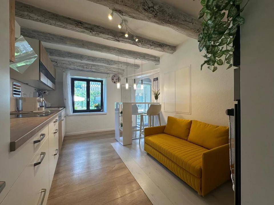 Schönes Haus 4.5 mit Charme, Garten und Pool in Roveredo