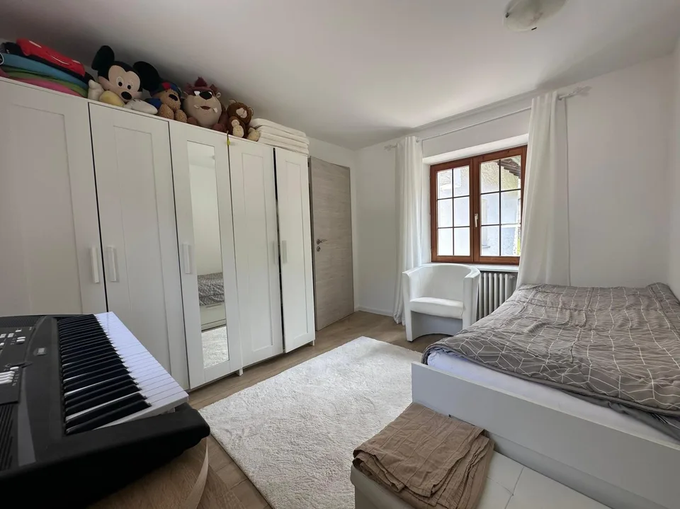 Schönes Haus 4.5 mit Charme, Garten und Pool in Roveredo