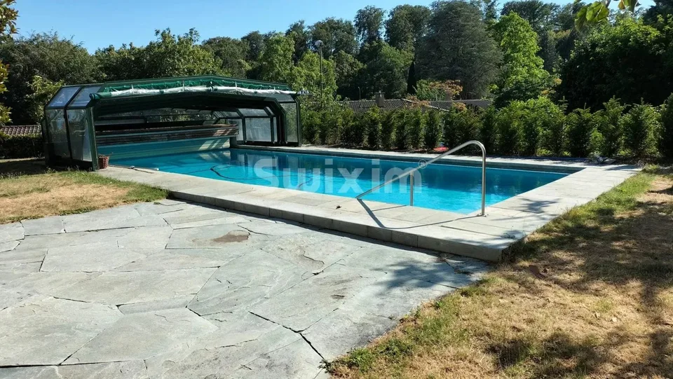 Villa-apartment with pool and lake view