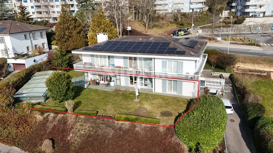 Villa-appartement avec piscine et vue sur le lac