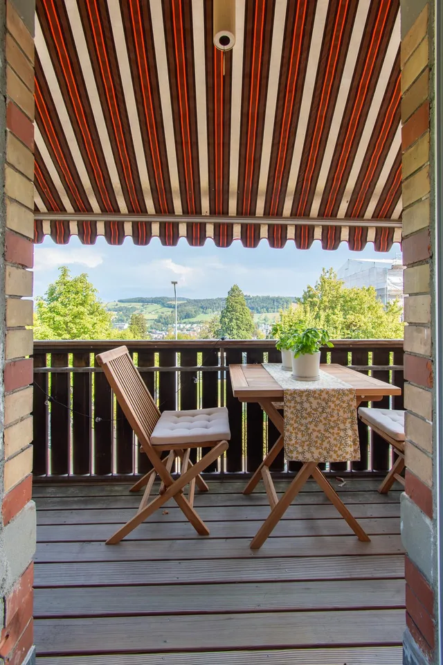 Appartamento di 2.5 locali di alta qualità e stiloso con balcone