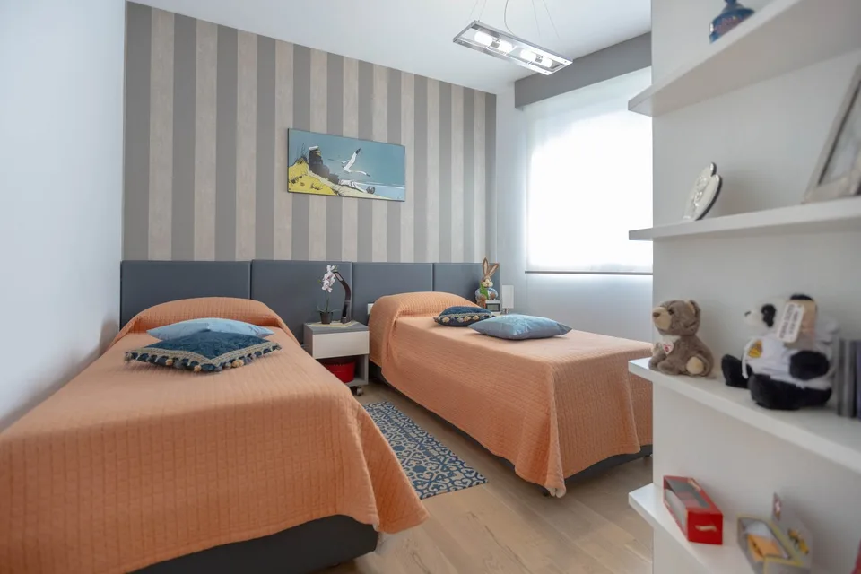 Spacious and modern 4.5-room apartment with high standards and terrace in Breganzona