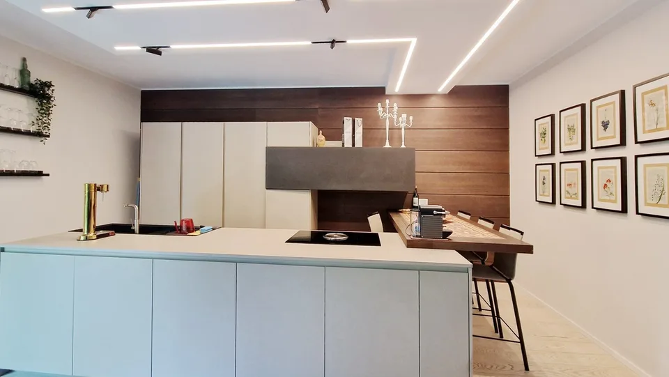 Apartment 4.5 designed by Mario Botta with large terrace and valley view