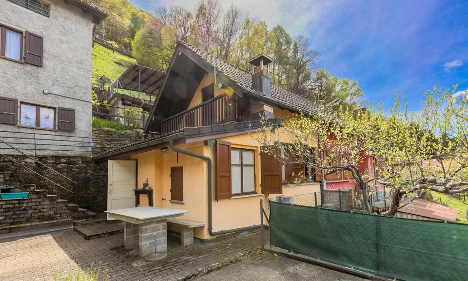 Splendid Farmhouse 6.5 with Stunning Open View in Arbedo